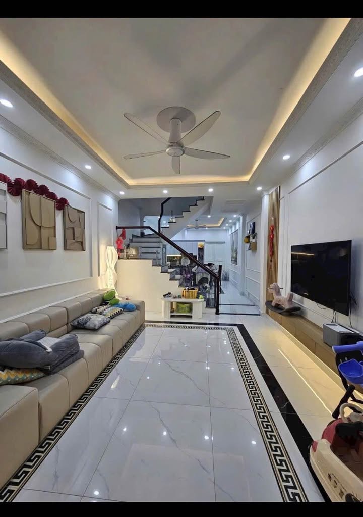 Nhà 4 tầng đường Chiêu Chinh, Kiến An 80m² giá 3.99 tỷ - Sân vườn, ô tô vào tận cửa!