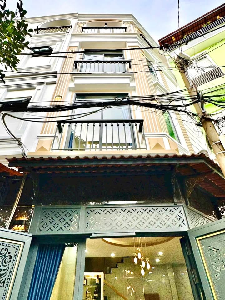 Nhà đẹp 4 tầng hẻm xe hơi 6 Nguyễn Huy Lượng, Bình Thạnh - Giá chỉ 8 tỷ!