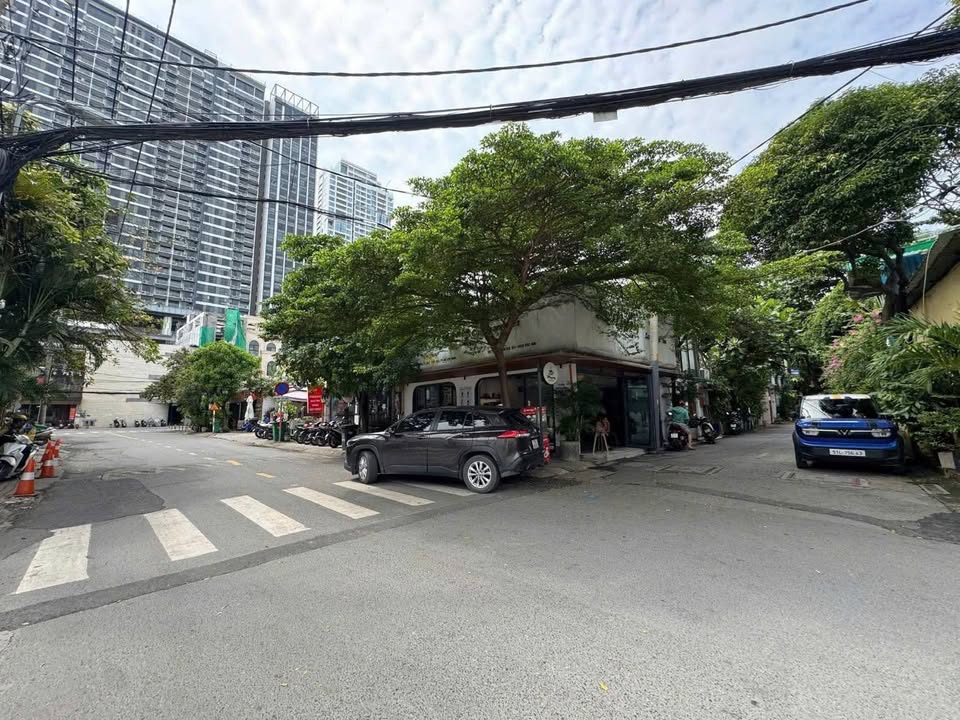 Bán gấp FrontHouse mặt tiền Võ Trường Toản, Thảo Điền, Q2 - Diện tích 112m² - Giá 35 tỷ!