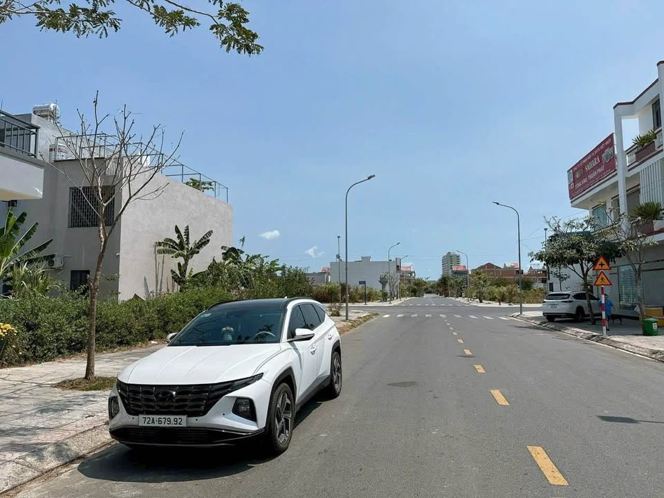 Đất nền Hưng Việt, P Long Tâm, 126m² chỉ 3.85 tỷ - Giá tốt cho đầu tư!