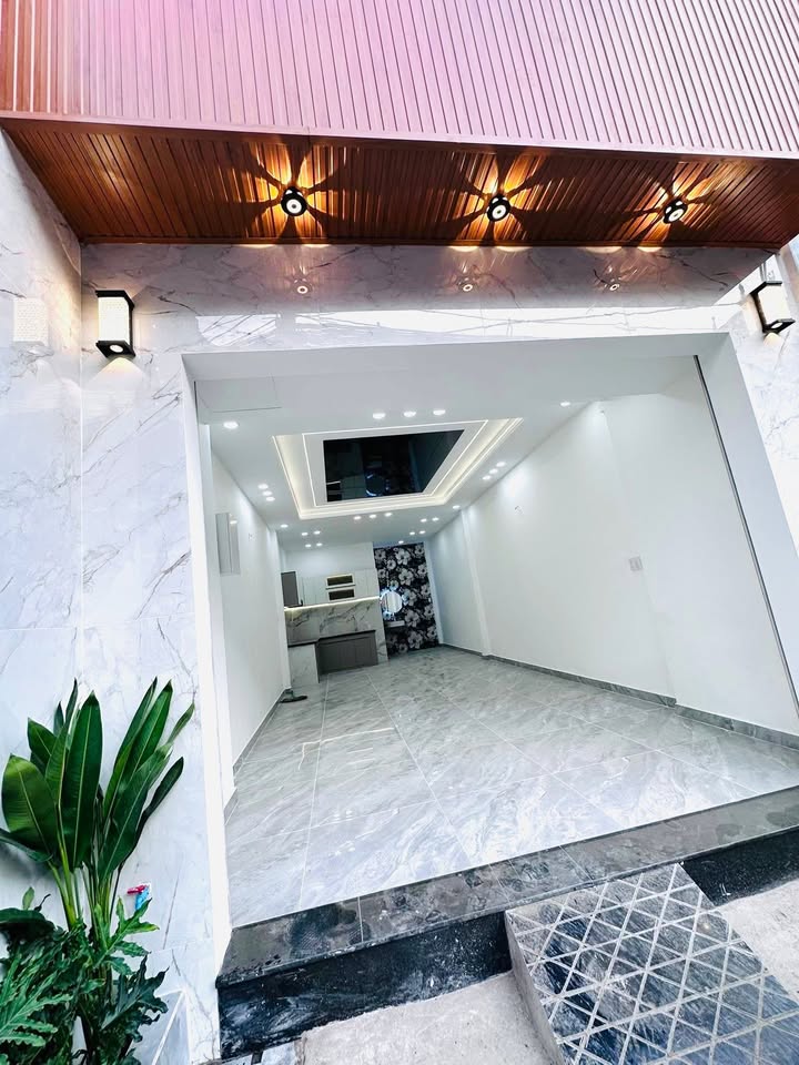 Nhà mặt tiền đường Số 8, Gò Vấp, 34.8m² giá 7.5 tỷ - Kinh doanh sầm uất!