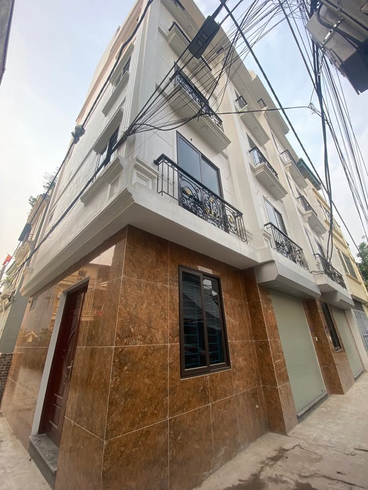 Nhà lô góc Liên Mạc 50m² giá 8.2 tỷ - Thiết kế hiện đại, giao thông thuận tiện!