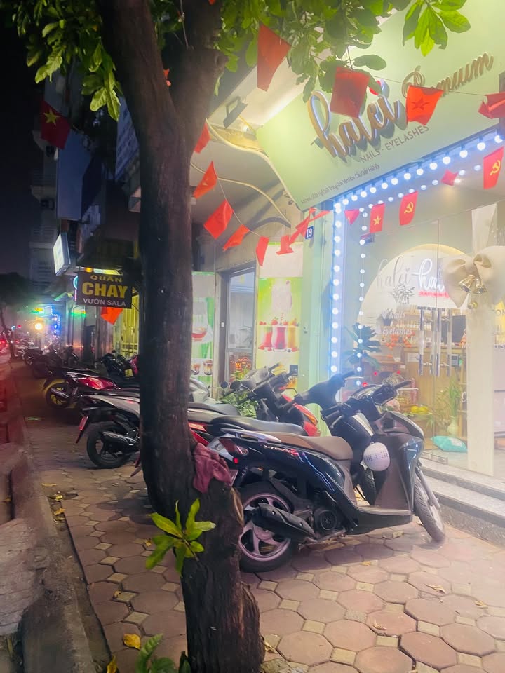 Nhà phố Trung Kính 50m² giá thỏa thuận - Vị trí kinh doanh đỉnh cao!