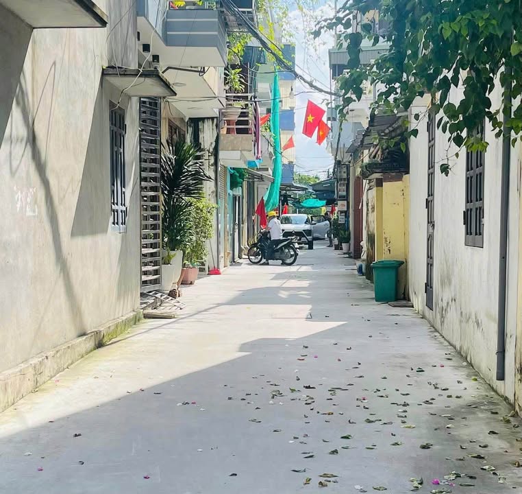 Đất Trần Lãm 67m² giá 2 tỷ - Ngõ ô tô thông thoáng, vị trí đắc địa!