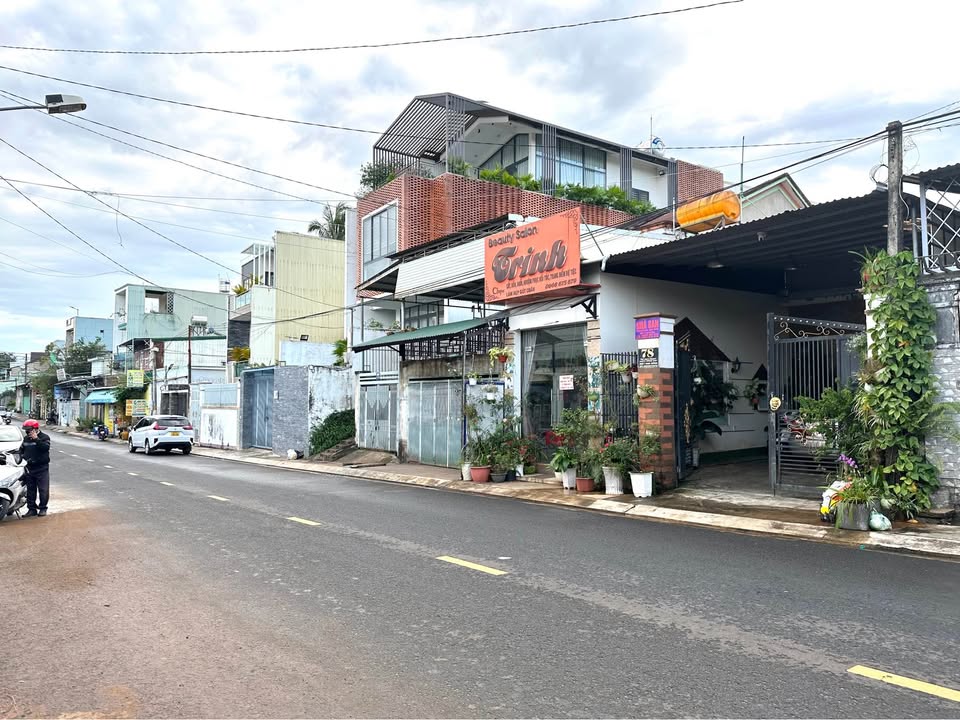 Bán nhà mặt tiền 78 Sư Vạn Hạnh, Kon Tum - Diện tích 209m², giá 7.399 tỷ - Đầu tư sinh lời!