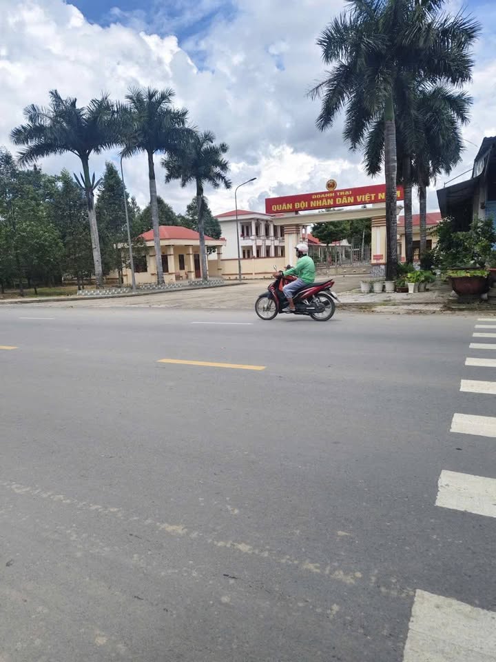 FrontHouse mặt tiền đường Tôn Đức Thắng, 200m² giá 1.7 tỷ - Đối diện trường quân sự!