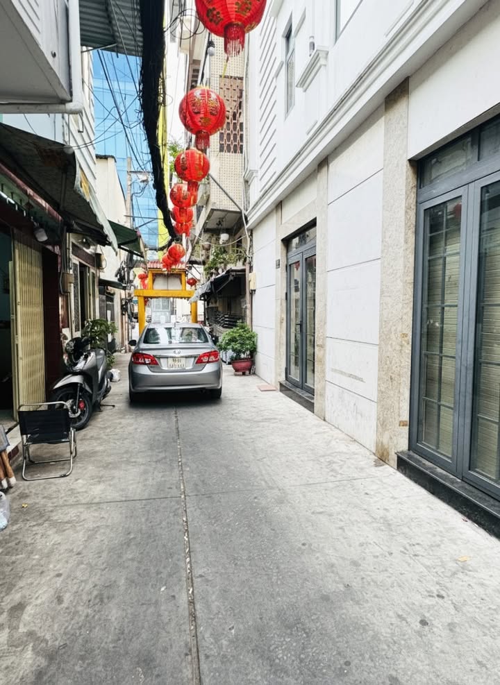 Nhà mặt tiền Đề Thám Quận 1, 42m² giá 12.5 tỷ - Đầu tư sinh lời ngay!