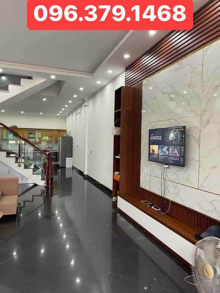 Nhà 3 tầng tại Khu 9, Quang Trung, Uông Bí 173m² giá 2.7 tỷ - Sẵn sàng vào ở ngay!