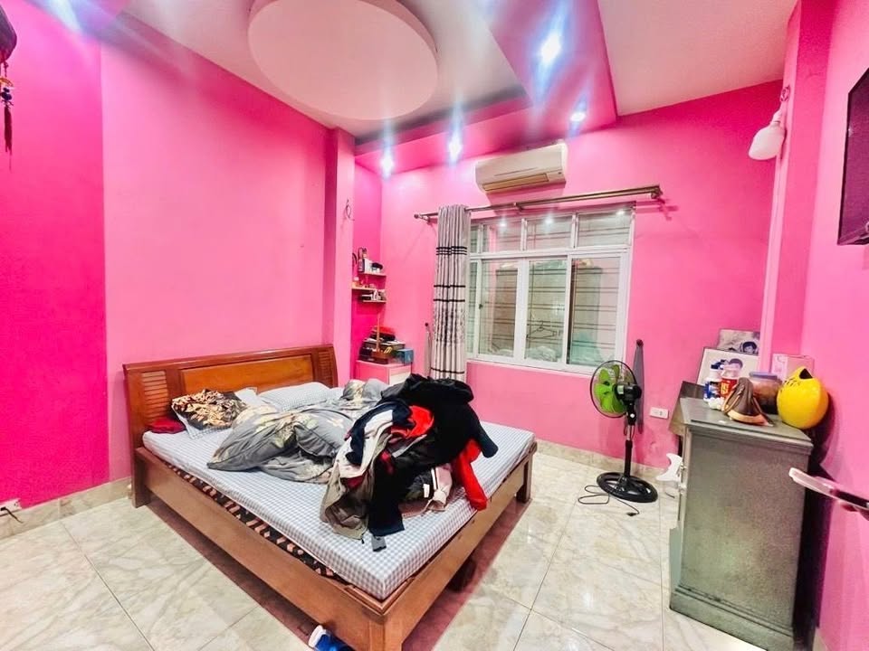 Nhà phố Định Công 70m² giá 18.3 tỷ - Vị trí đắc địa, kinh doanh thuận lợi!