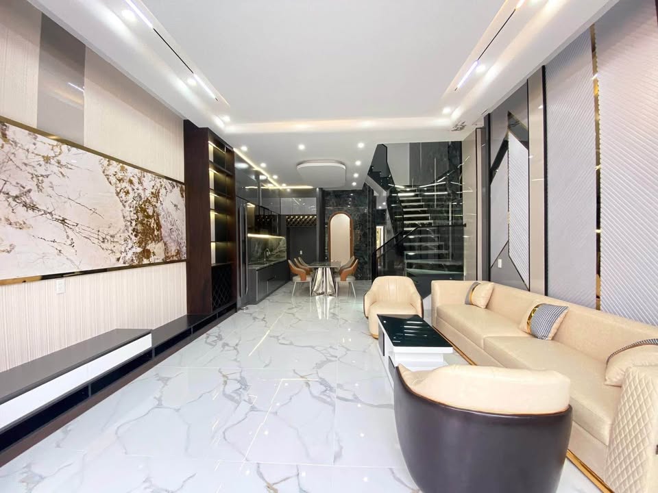 Nhà 3 tầng Hòa Xuân, Đà Nẵng 100m² giá 7.35 tỷ - Full nội thất, sẵn sàng vào ở!