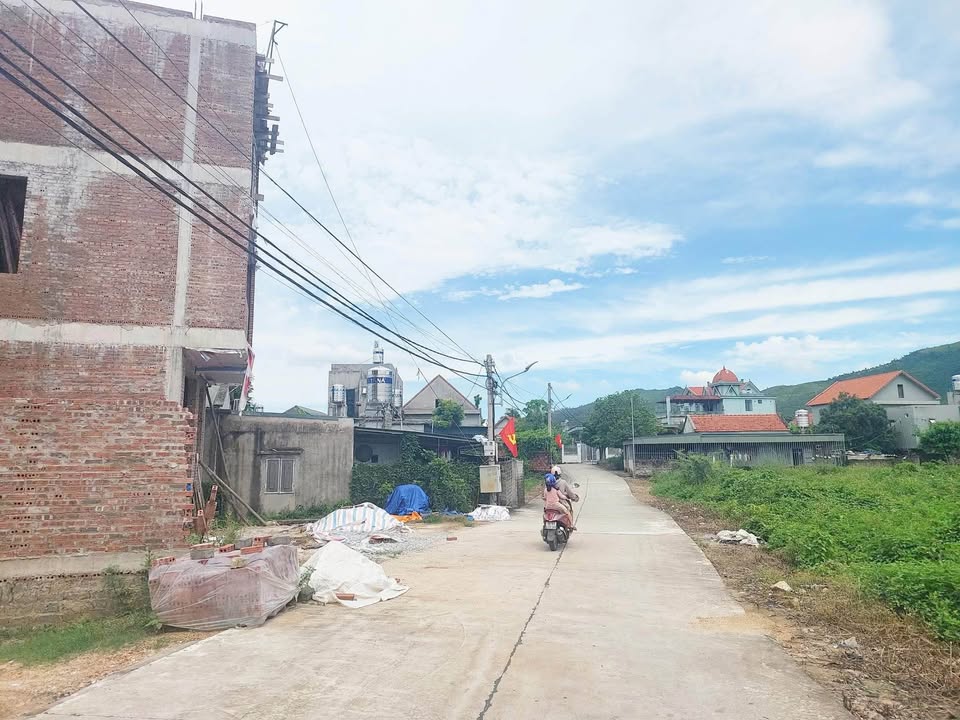 Đất nền gần KCN Đông Mai - TX Quảng Yên 120m² giá 1.2 tỷ - Đầu tư sinh lời ngay!