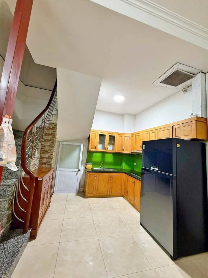 Nhà nguyên căn Ngọc Thụy 35m² giá 8.5 triệu - Ô tô đỗ cửa, đủ nội thất!