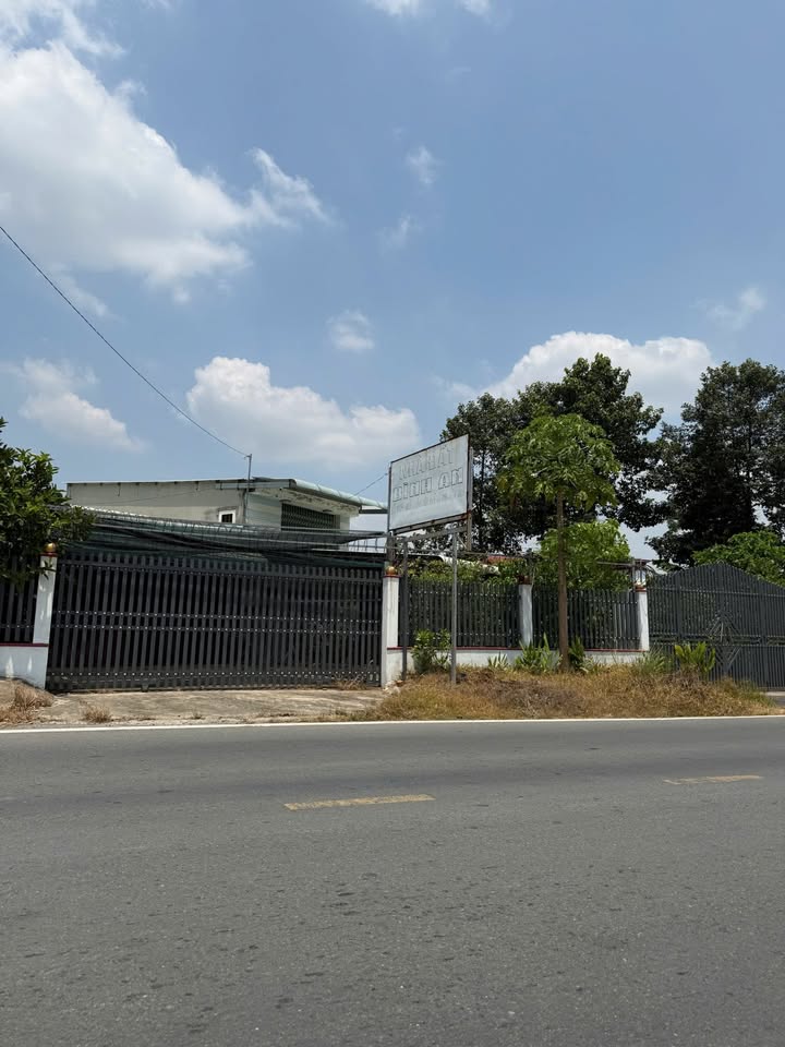 Nhà mặt tiền đường Cây Bài, Củ Chi diện tích 520m² giá 4.4 tỷ - Kinh doanh thuận lợi!