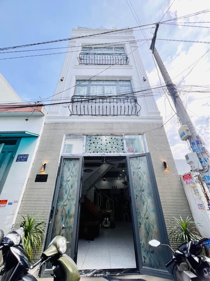 Nhà 3 tầng Hiệp Thành 40m² giá 4.55 tỷ - Nội thất xịn, gần chợ, xe hơi vào tận cửa!