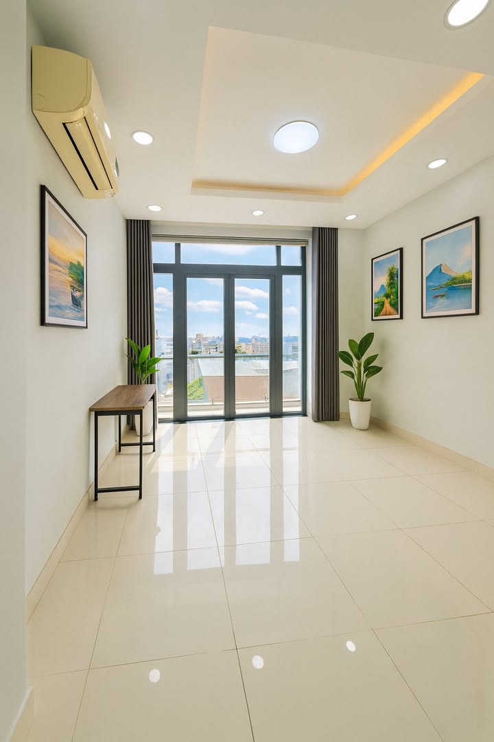 Phòng cho thuê đường Cách Mạng Tháng 8 quận 10 30m² - Giá thỏa thuận, ban công riêng