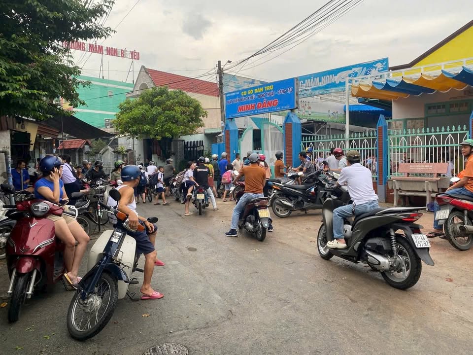 Nhà Đường Phan Đăng Lưu, Dĩ An 127m² giá 5.8 tỷ - Kinh doanh sầm uất!