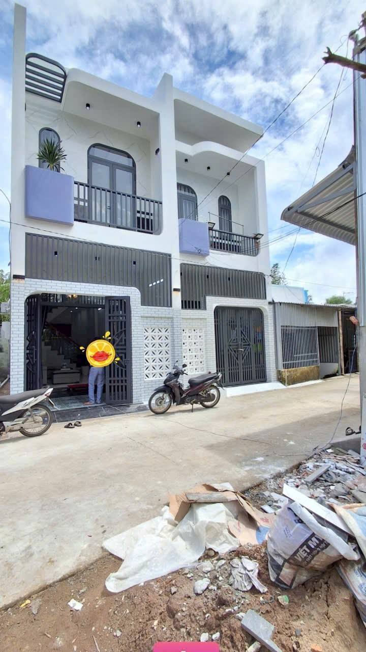 Nhà 1 trệt 1 lầu mới xây tại phường Long Tuyền, Cần Thơ - Giá 1 tỷ, full nội thất!