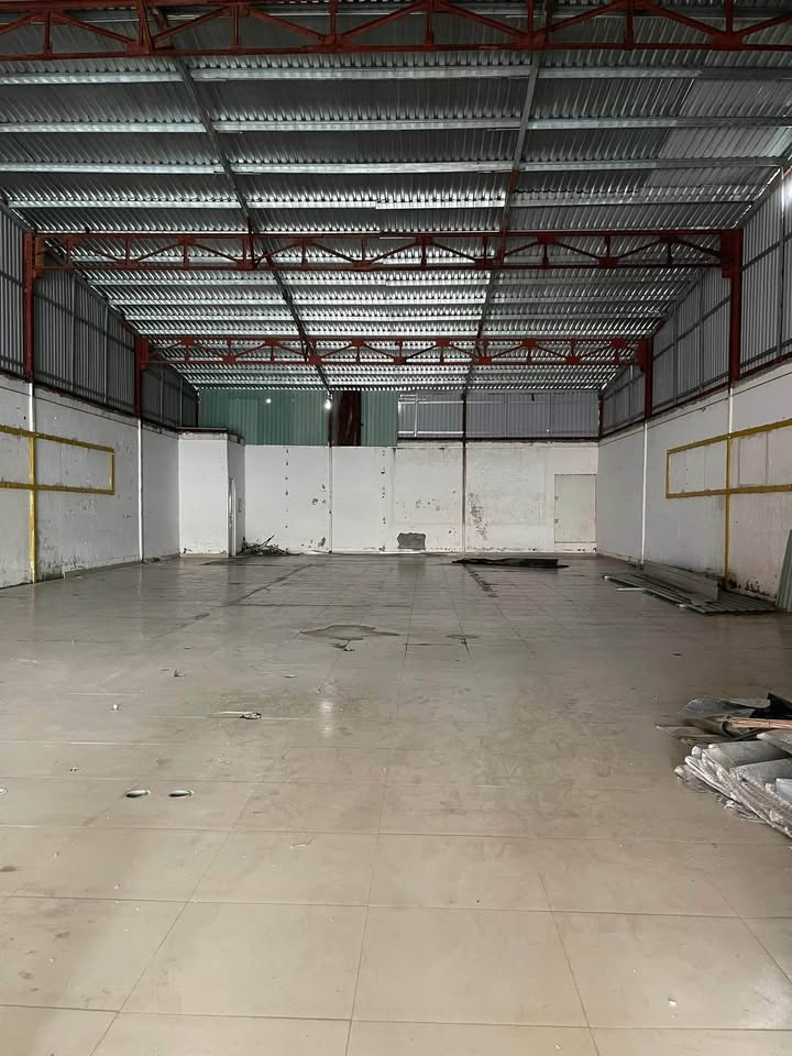 Cho thuê mặt bằng 355m² mặt tiền Hoàng Quốc Việt, An Bình - Giá chỉ 35 triệu/tháng!