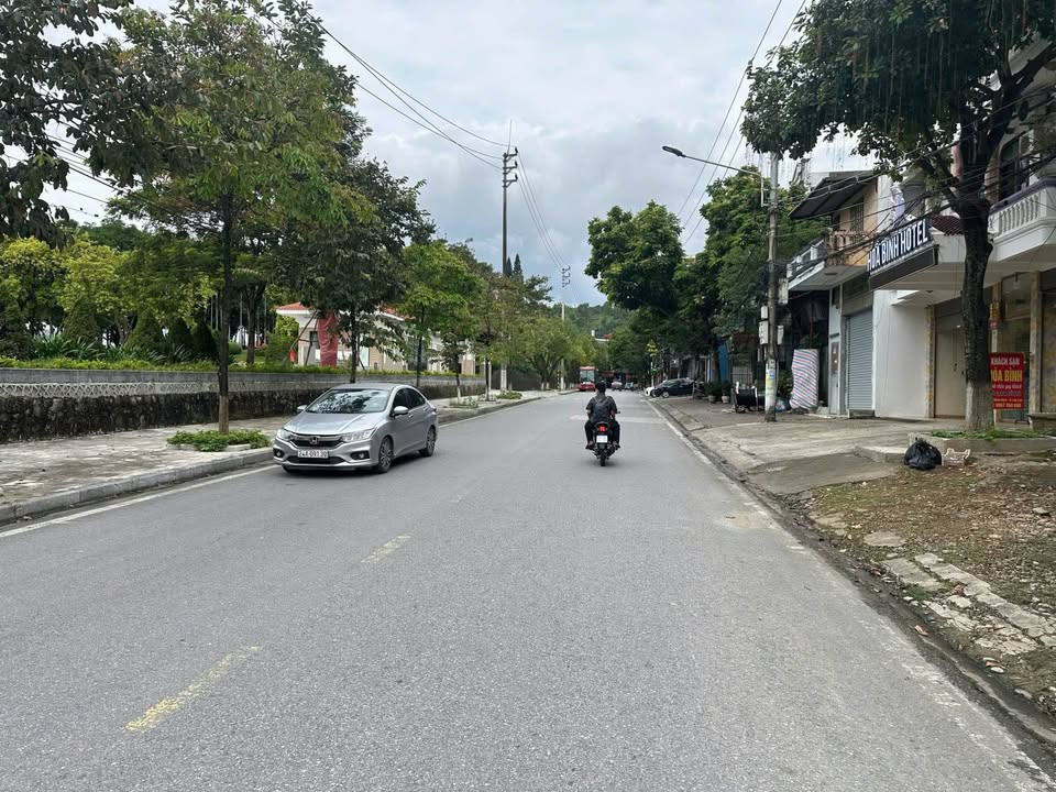 Bán Nhà Cấp 4 Đường Nguyễn Huệ, Phường Lào Cai, 88.2m² - Kinh doanh thuận lợi!