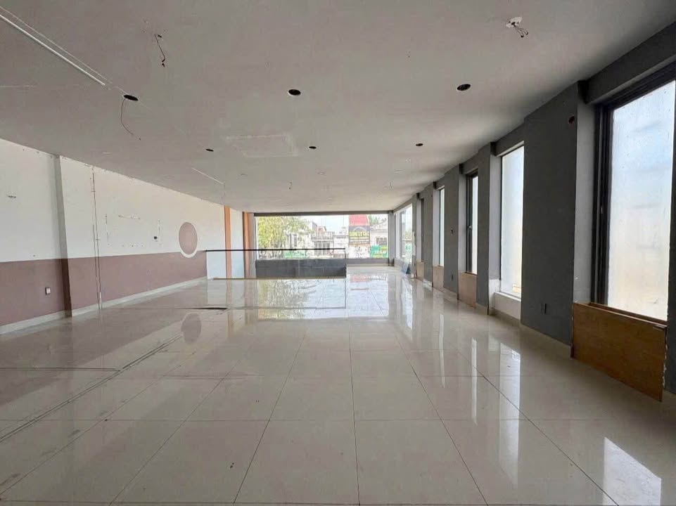 Mặt bằng cho thuê 2 mặt tiền Cách Mạng Tháng 8, Thủ Dầu Một 160m² - Kinh doanh đa ngành