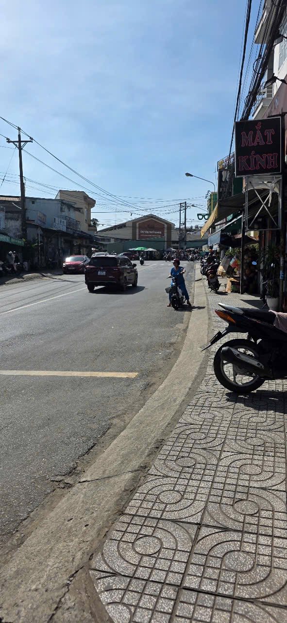 Đất thổ cư Tân Phước Khánh 180m² giá 2.1 tỷ - Gần chợ tiện lợi!