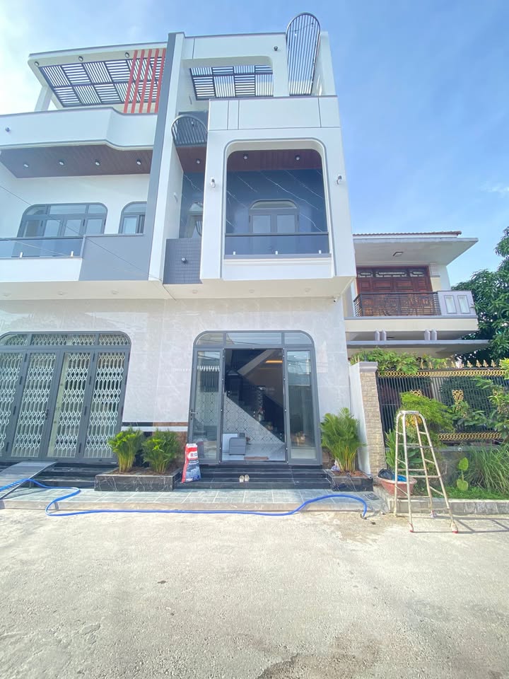 Nhà trệt 2 lầu hẻm 192-194 Nguyễn Thông, 47m² giá 3.19 tỷ - An ninh, thoáng mát!