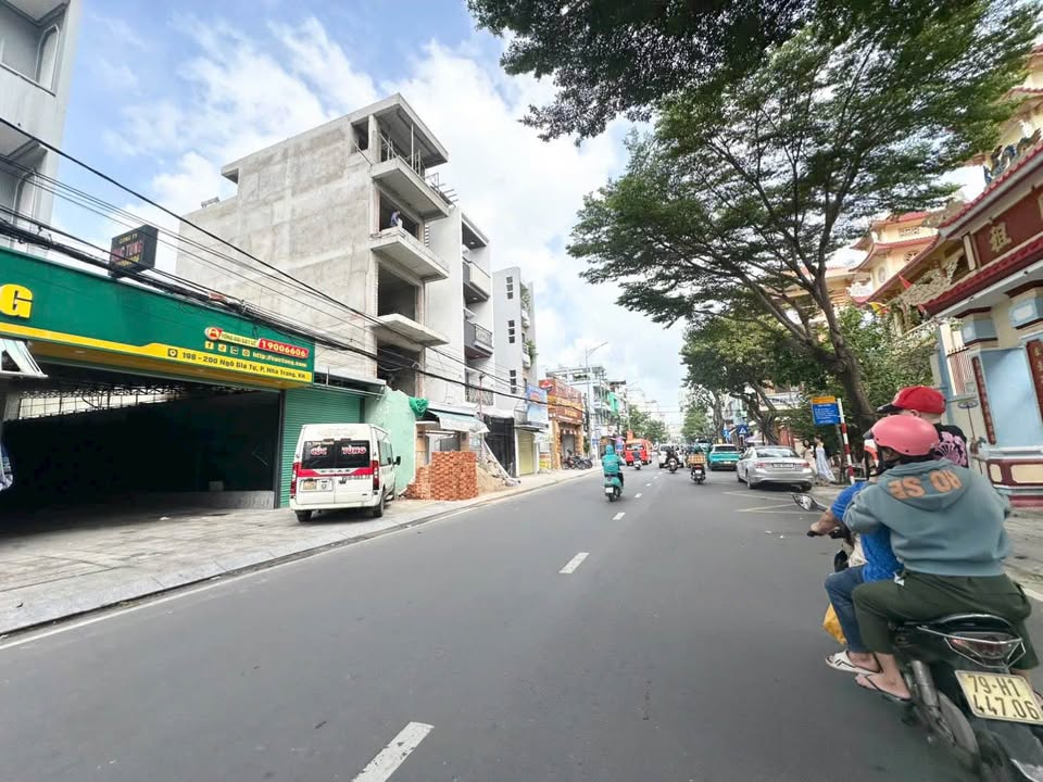 Đất mặt đường Ngô Gia Tự, Phước Tiến, Nha Trang 110m² giá 15 tỷ - Cơ hội đầu tư tuyệt vời!