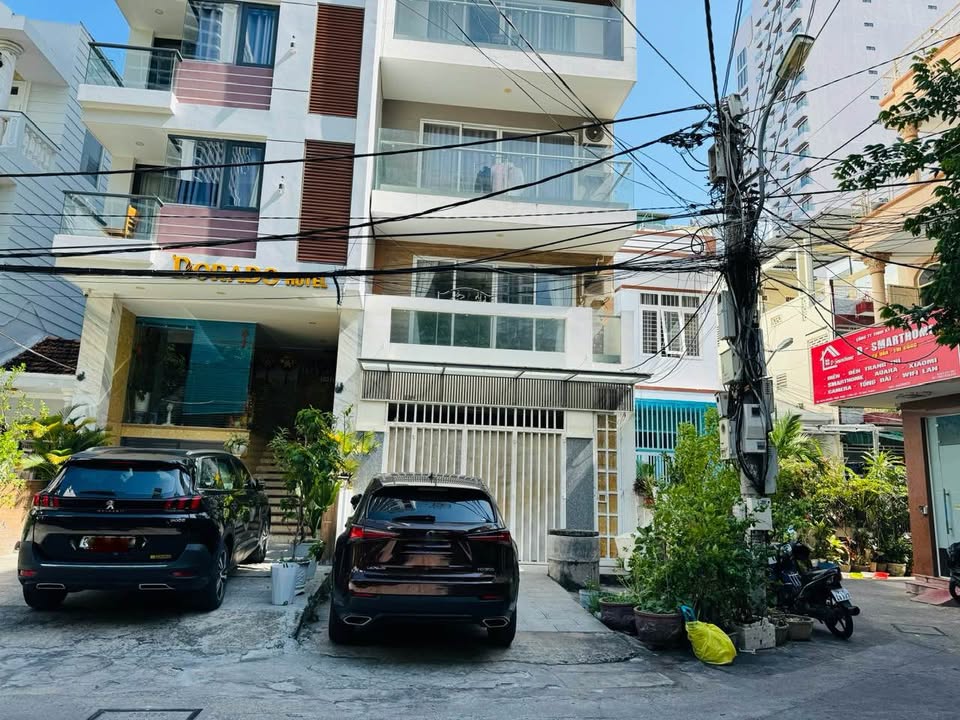 Khách sạn 7 tầng đường Nguyễn Thiện Thuật 109m² giá 25 tỷ - Vị trí đắc địa phố Tây!