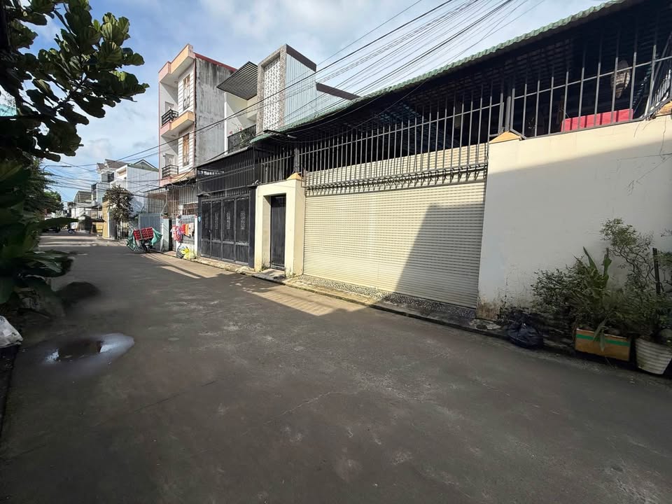 Nhà hẻm 102 Nguyễn Tất Thành, Buôn Ma Thuột 180m² giá 7.5 tỷ - Chính chủ, vào ở ngay!