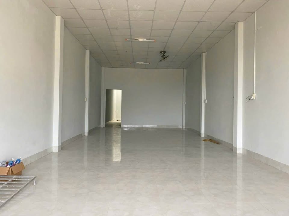 Nhà cấp 4 mặt tiền Nguyễn Hữu Tiến 80m² giá 2.85 tỷ - View công viên thoáng mát!