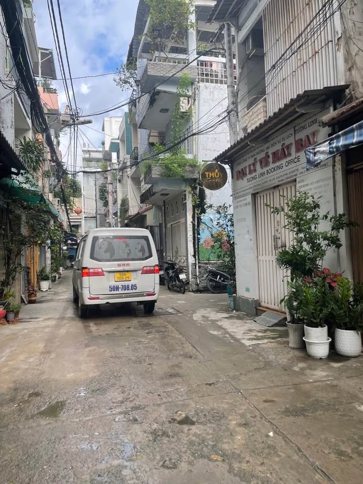 Nhà 3 Tầng Hẻm Thông Thoáng tại Huỳnh Văn Bánh 28m² giá 5 tỷ - Đầu tư sinh lời ngay!