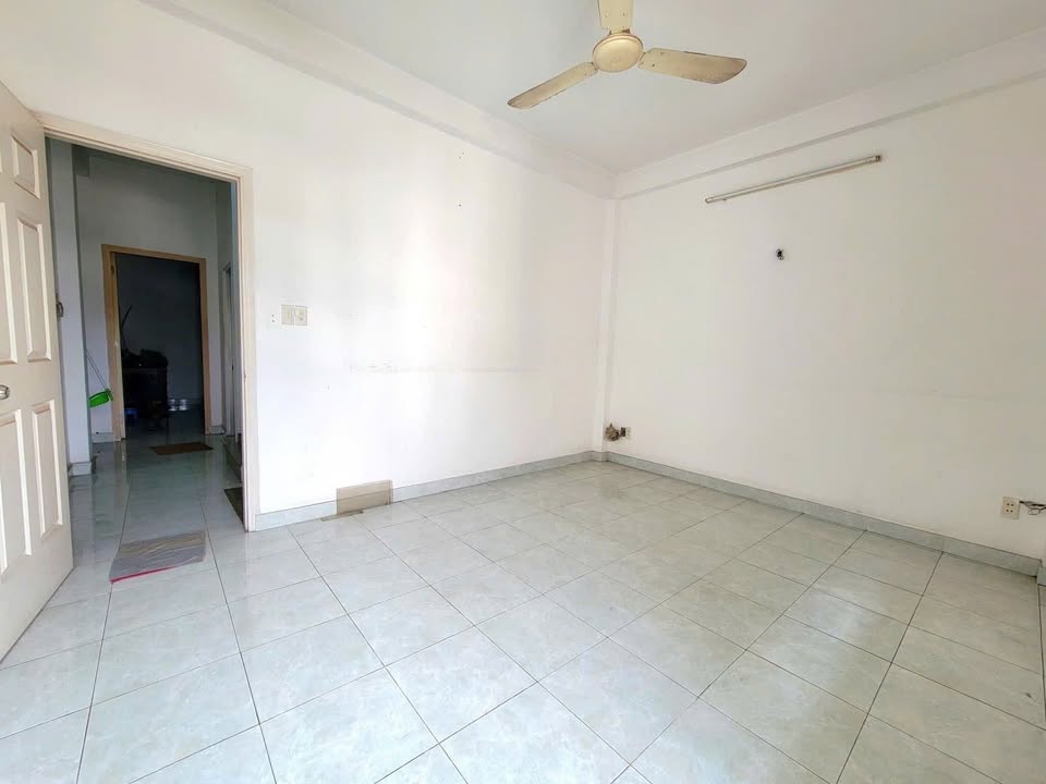 Nhà mặt tiền Hồ Thị Kỷ, Quận 10, 48m² giá 10 tỷ - Cơ hội đầu tư hiếm có!