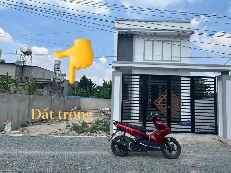 Nhà phố An Phước, Long Thành 180m² giá 2.4 tỷ - Diện tích rộng, thoáng mát!