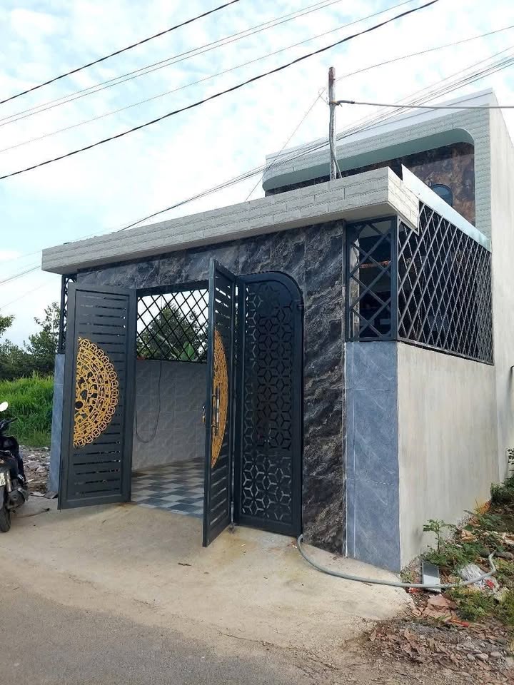 Nhà phố đẹp Ấp 4 An Viễn 100m² giá 1.85 tỷ - Nội thất cao cấp tặng kèm!