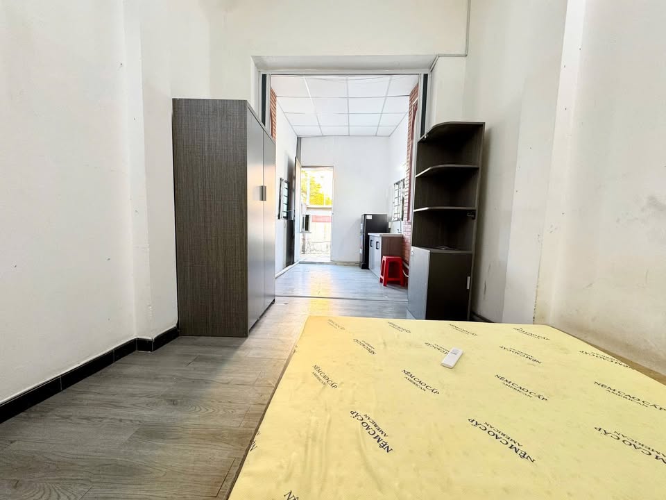 Cho thuê nhà 652 Lũy Bán Bích, Tân Phú 35m² giá 5.2 triệu - Không gian sống lý tưởng!