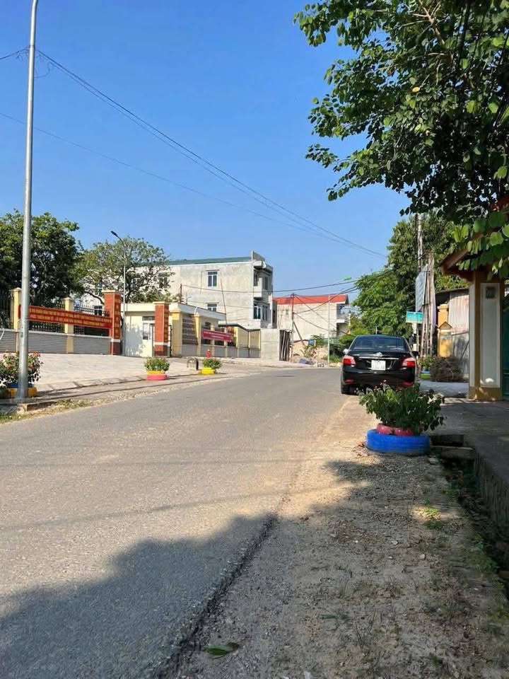 Đất thổ cư 300m² phường Tùng Thiện, Sơn Tây - Chính chủ bán gấp chỉ 2 tỷ!