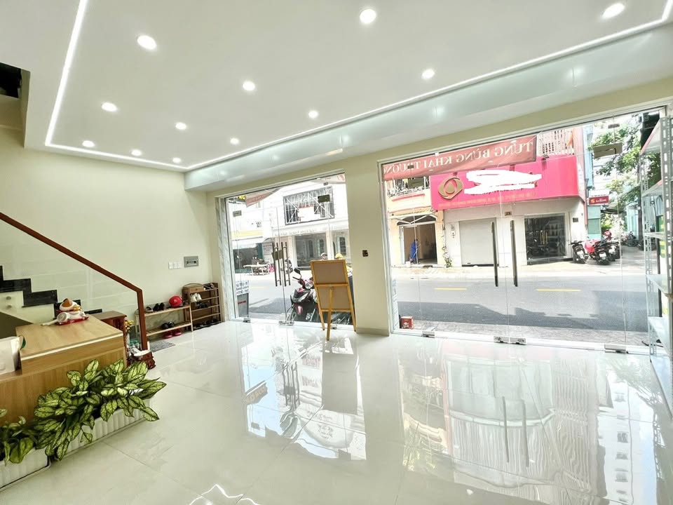 Nhà mặt tiền kinh doanh Rạch Bùng Binh, Q3 - 34m² giá 14.8 tỷ - Dòng tiền 45 triệu/tháng!