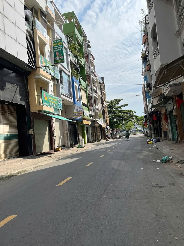 Nhà mặt tiền đường Phùng Hưng, quận 5, diện tích 125.16m² giá 14 tỷ - Đầu tư sinh lời ngay!