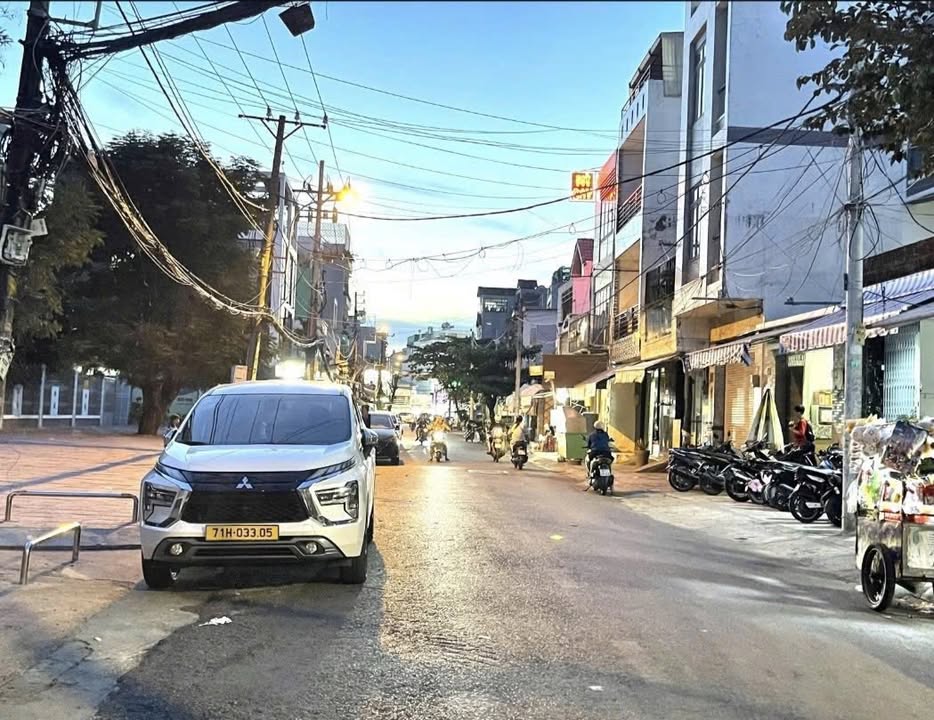 Nhà hẻm ô tô Dương Bá Trạc, Q8, 76m² giá 9.95 tỷ - Đầu tư sinh lời!