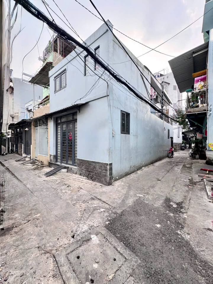 Nhà mặt tiền Lê Thị Bạch Cát, quận 11 - Lô góc 3 mặt thoáng, giá chỉ 7.5 tỷ!