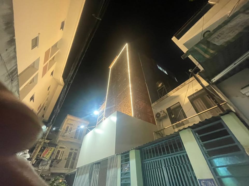 Căn hộ dịch vụ Gò Vấp 102m² giá 14.3 tỷ - Dòng tiền ổn định 100 triệu/tháng!