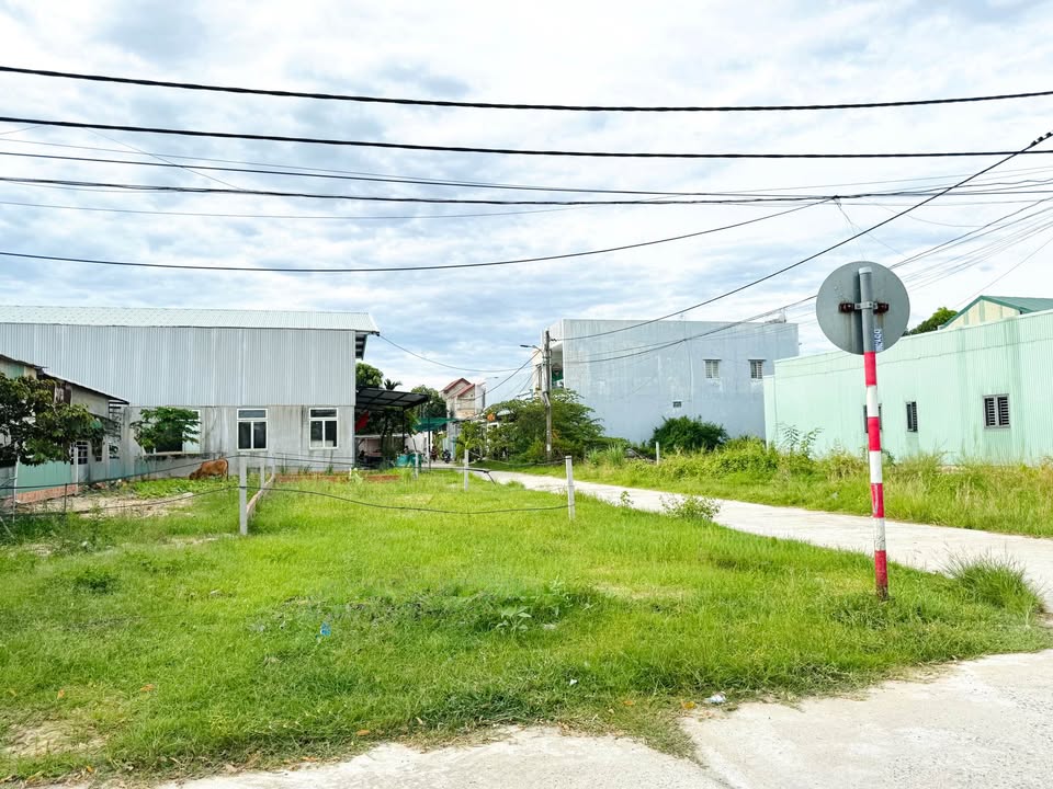 Đất kiệt ô tô Hòa Quý, Đà Nẵng 85m² giá 3.1 tỷ - Đối diện công viên, gần trường học!