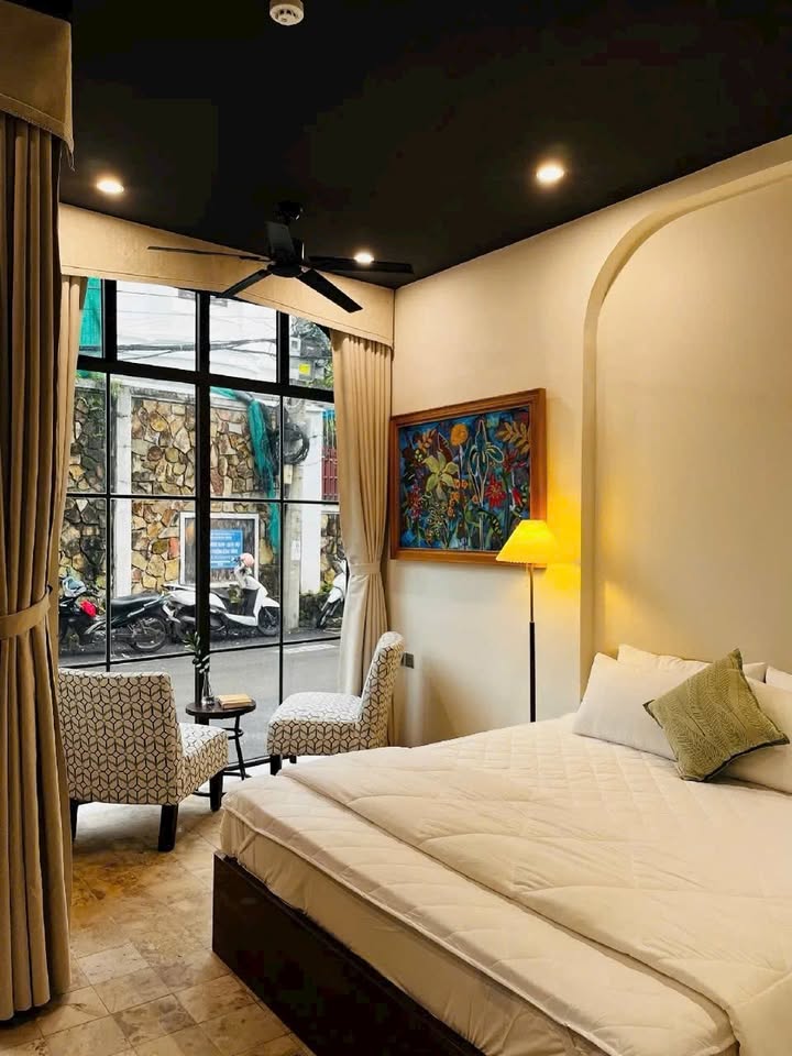 Căn hộ biển Mỹ Khê Đà Nẵng 145m² giá 33.5 tỷ - Dòng tiền 180 triệu/tháng!