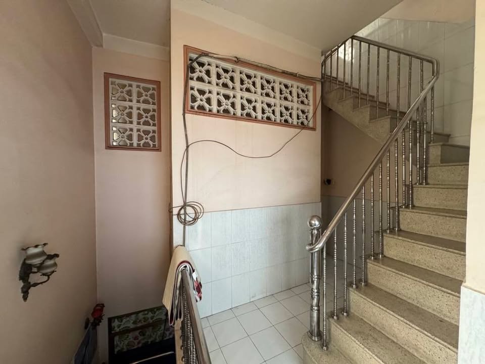 Nhà 4 Tầng 2 Mặt Tiền Đường 3/2, Quận 10 - Chỉ 8 Tỷ!