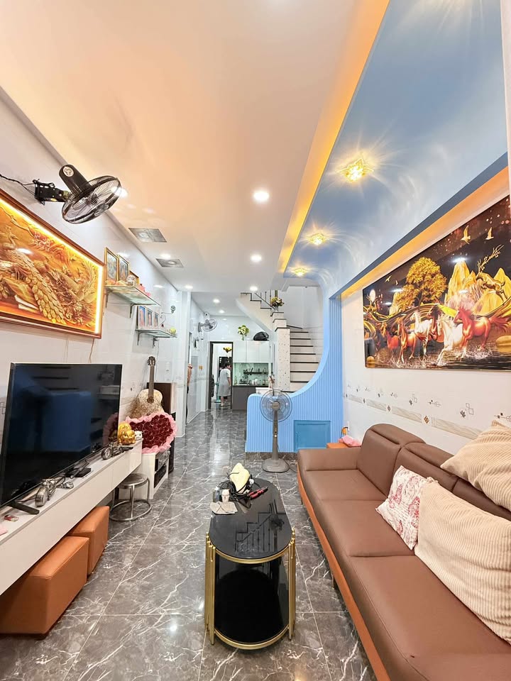 Nhà đẹp đường Nguyễn Sỹ Sách, quận Tân Bình 45m² giá 5.55 tỷ - Tiện ích đầy đủ, sẵn sàng vào ở!