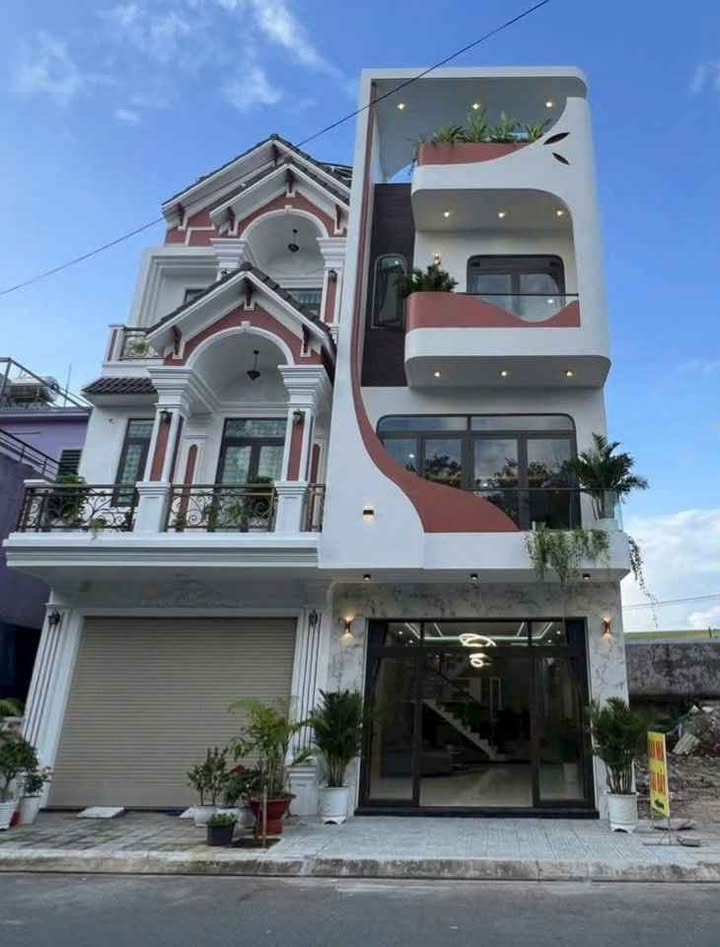 Nhà đẹp tại Đông Hòa, Dĩ An 225m² giá 6.8 tỷ - Sẵn sàng vào ở!