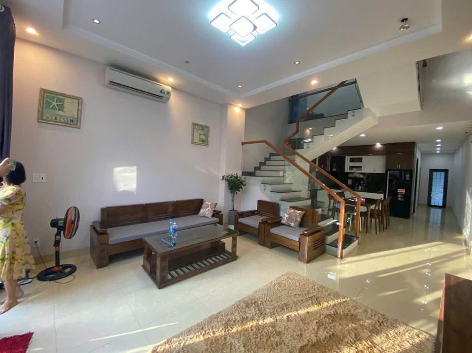 Nhà cho thuê 3 tầng tại đường Hoàng Bình Chính, Đà Nẵng - Full nội thất, giá 22 triệu!