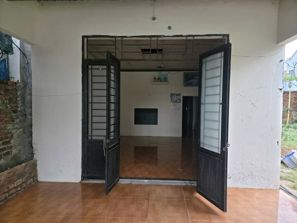 Nhà riêng Cẩm Hà, Hội An 100m² giá 2.3 tỷ - Thiết kế thông thoáng, giao thông thuận tiện!