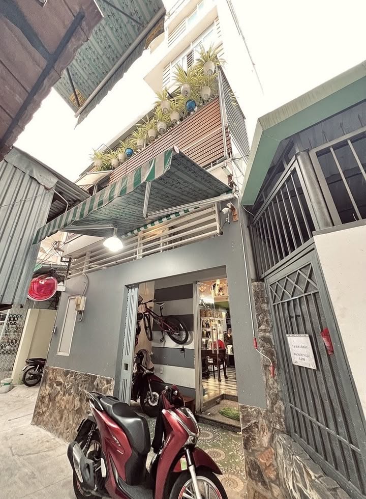 Bán gấp FrontHouse 5 tầng 6PN 45m² giá 7 tỷ - Kinh doanh đỉnh cao!