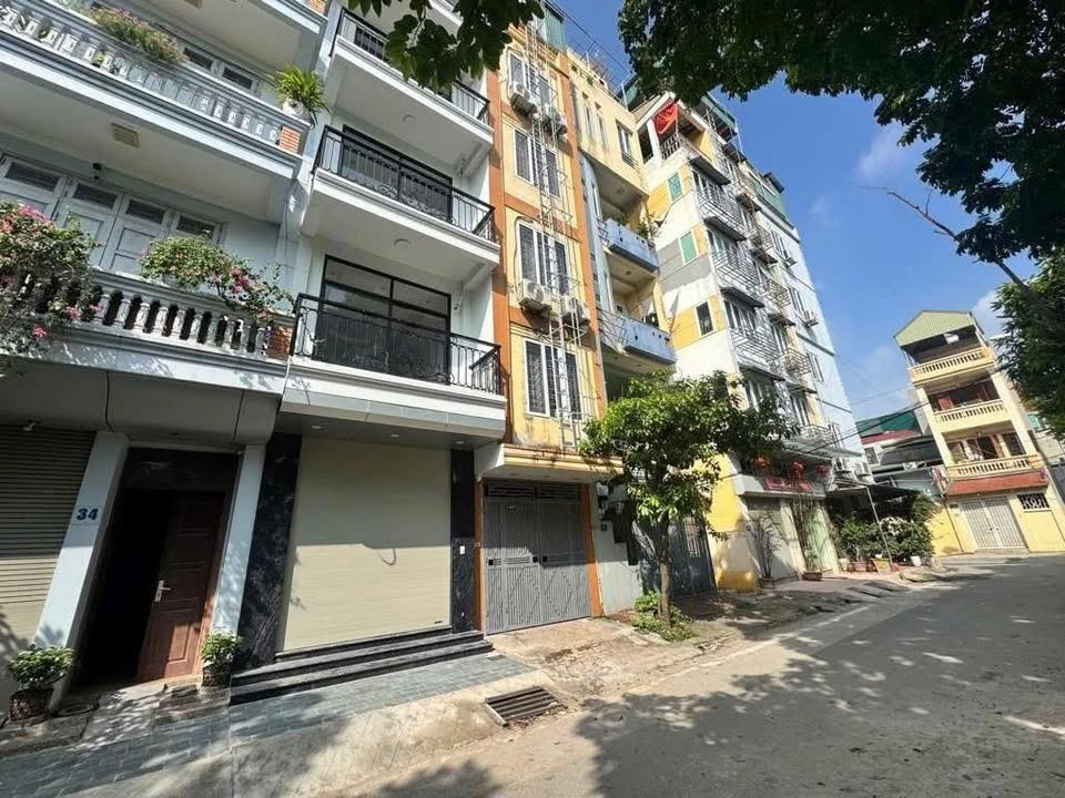 Nhà mặt phố Đầm Trấu 44m², 5 tầng - Ô tô tránh, giá 17.8 tỷ - Đầu tư sinh lời ngay!